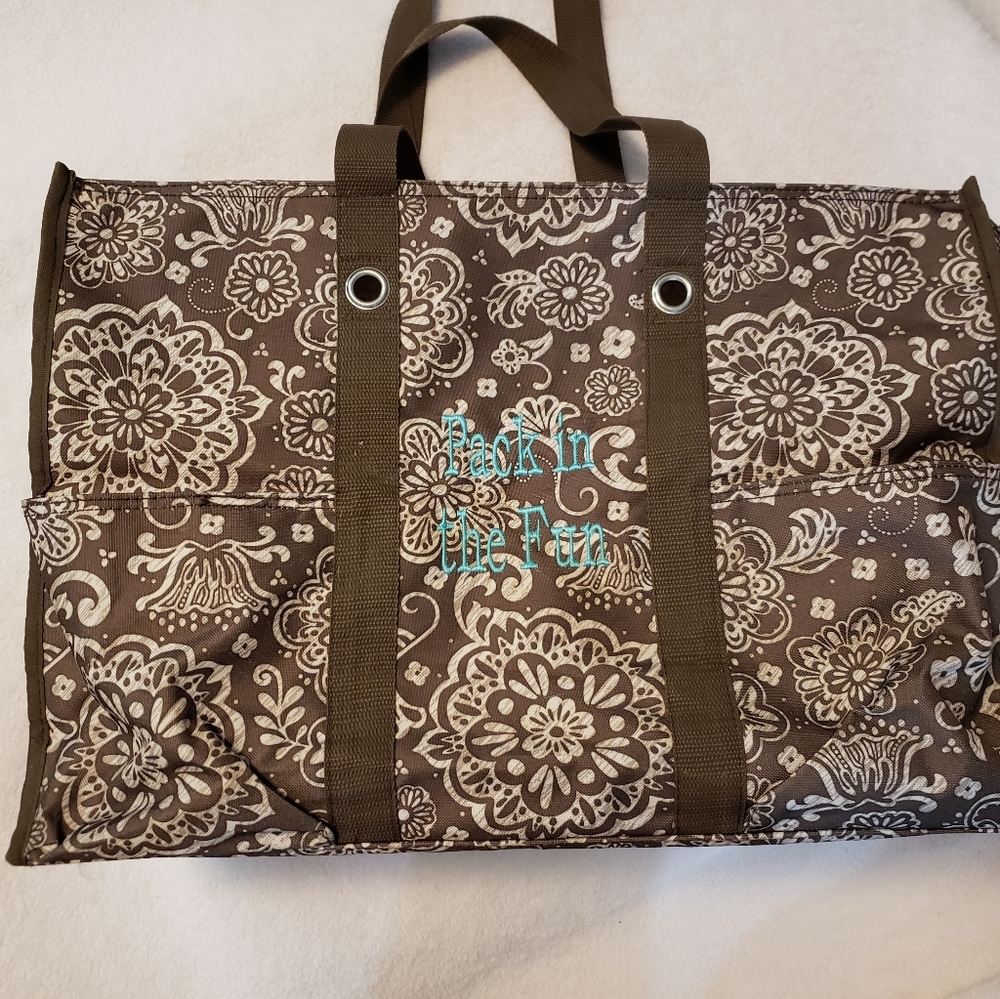 31 Large Tote, Zipper closure, monogrammed